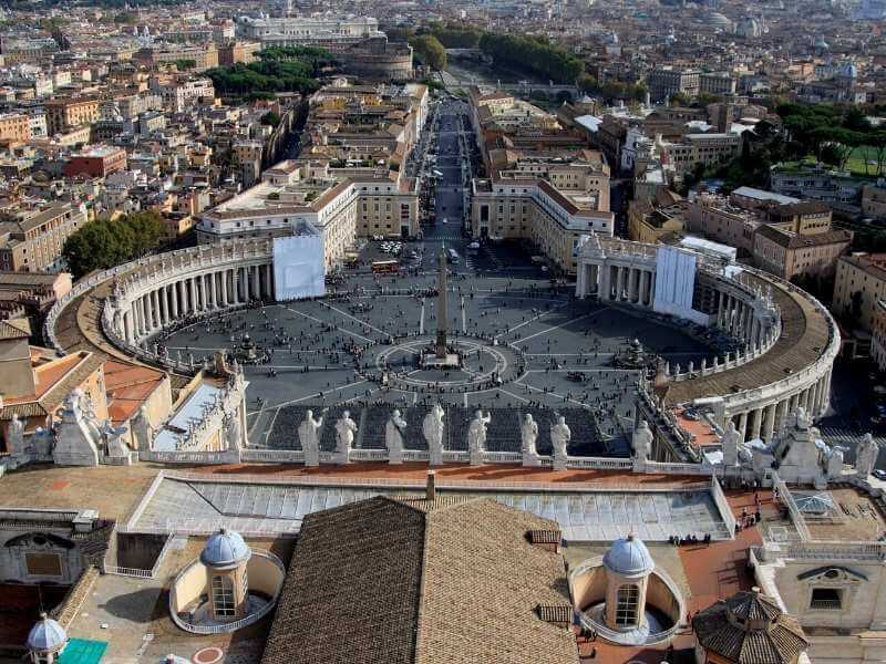 Der Petersplatz in Rom