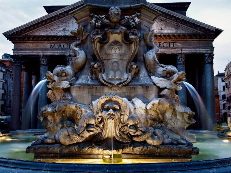 Fontana della Piazza delle Rotonda