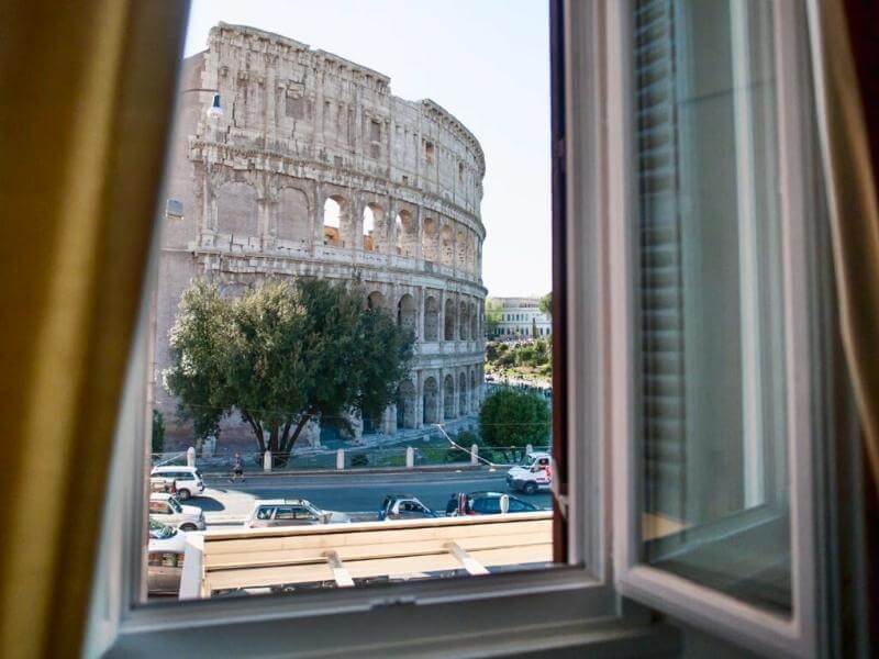 Royal House Hotel mit Blick auf Kolosseum Rom