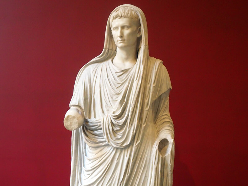 Kaiser-Augustus-Statue-aus-Marmor