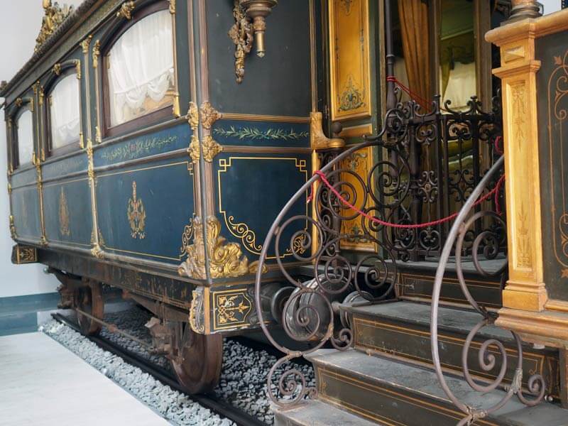 Päpstlicher-Wagen-im-Centrale-Montemartini-Museum
