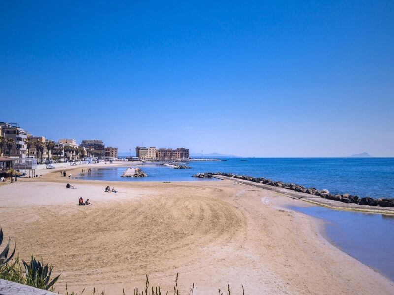 Sandstrand Anzio Italien nahe Rom