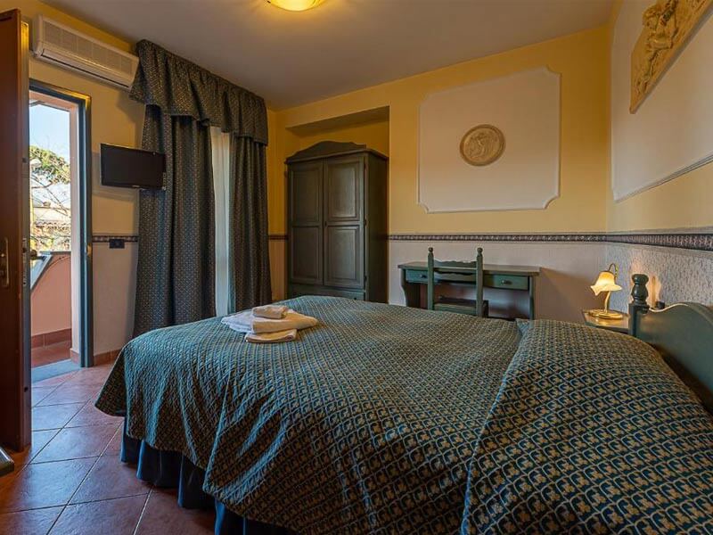 Hotel-Louis-II-Zimmer-Rom