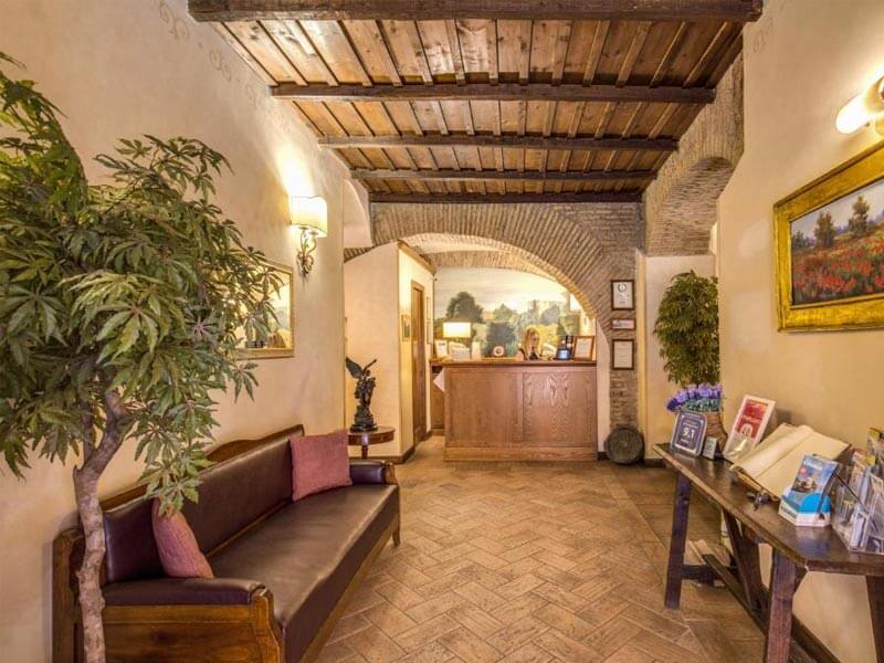 Residenza-San-Calisto-Lobby