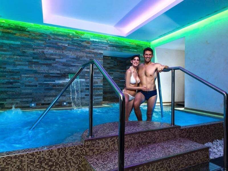 Romantisches-Wellnesshotel-Artemide.jpg