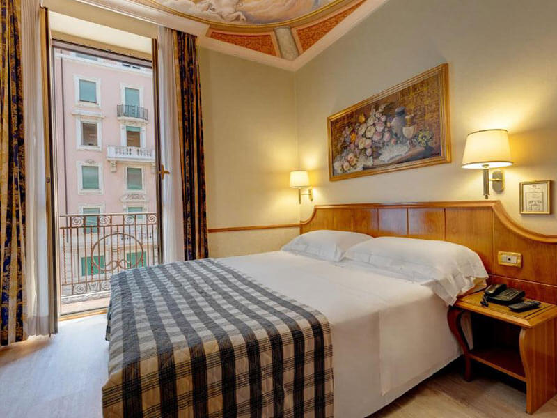 günstiges-Hotel-Zimmer-Amalfi-in-Rom