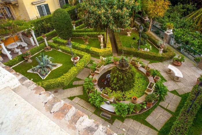 Garten-der-Villa-Martissa-Ferienwohnung-Rom-Trastevere