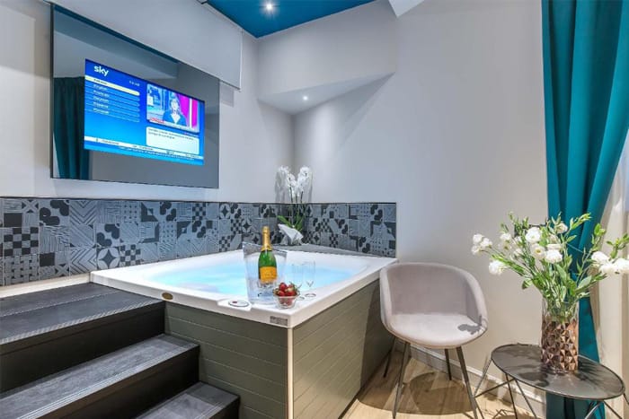 Navona-Street-Hotel-Rom-mit-Whirlpool-im-Zimmer