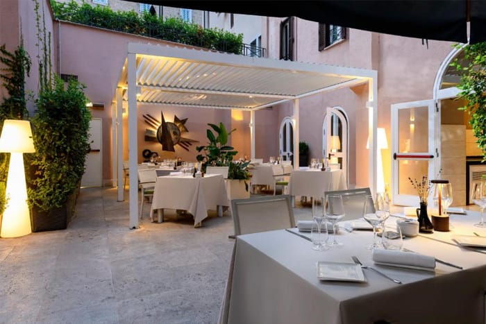 Terrasse-im-Hotel-Indigo-Rom-Nähe-Vatikan