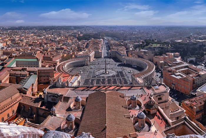 Vatikan-Blick-von-Kuppel-des-Petersdoms