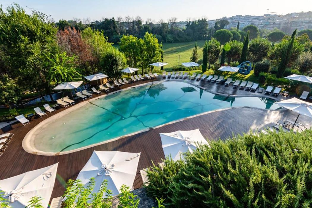 A.Roma-Lifestyle-Hotel-mit-Pool