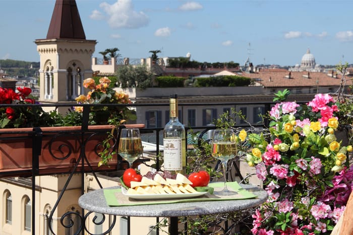 Dachterrasse-im-Hotel-Modigliani-Rom