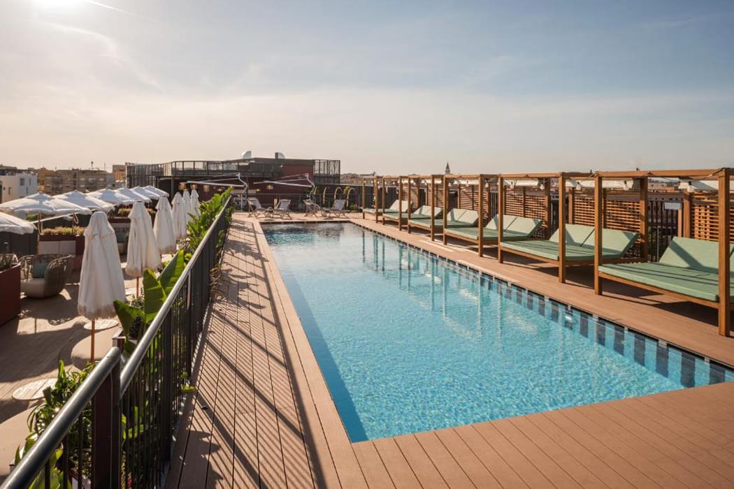 Hotel-The-Social-Hub-Rome-mit-Pool-auf-Dach