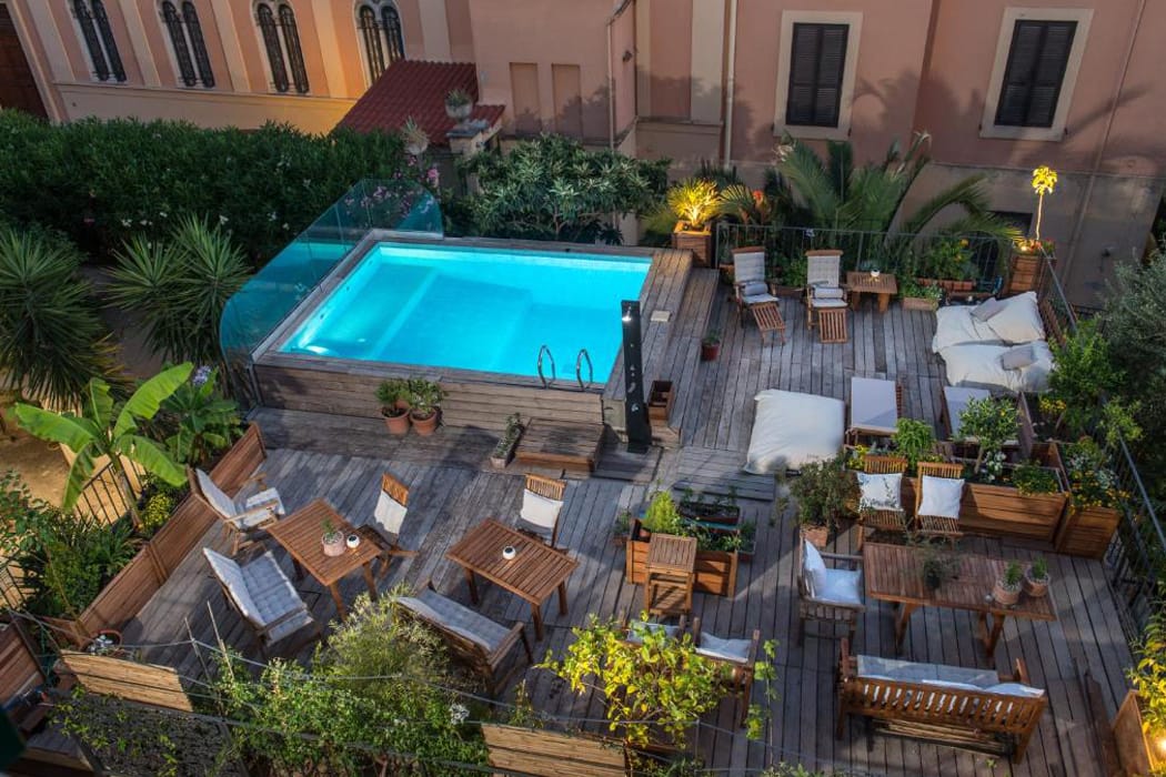 Palm-Gallery-Hotel-Rom-mit-Rooftop-Pool