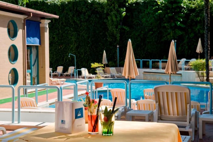 Pool-Aldrovandi-Residence-City-Suites-Hotel-Rom