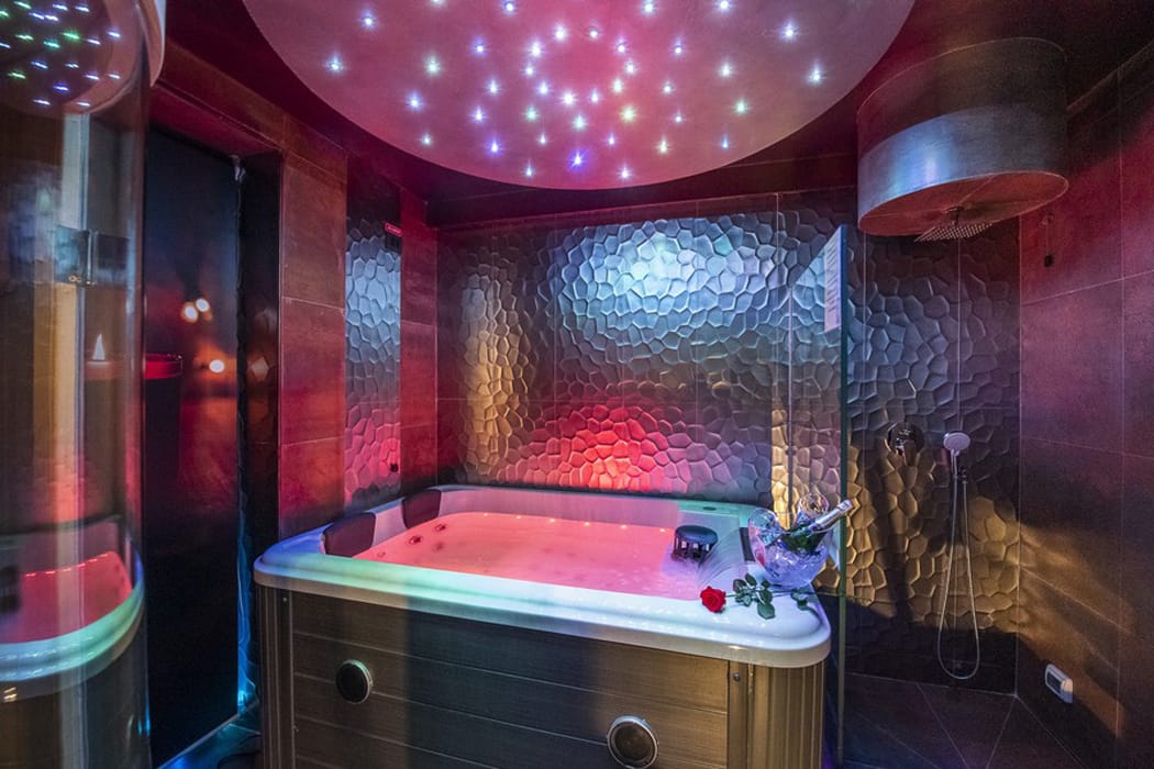 Privater-Spa-im-Romantik-Hotel-Relais-Dei-Papi-in-Rom