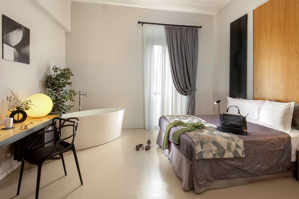 Viminale-View-Hotel-Rom-mit-Badewanne-im-Zimmer