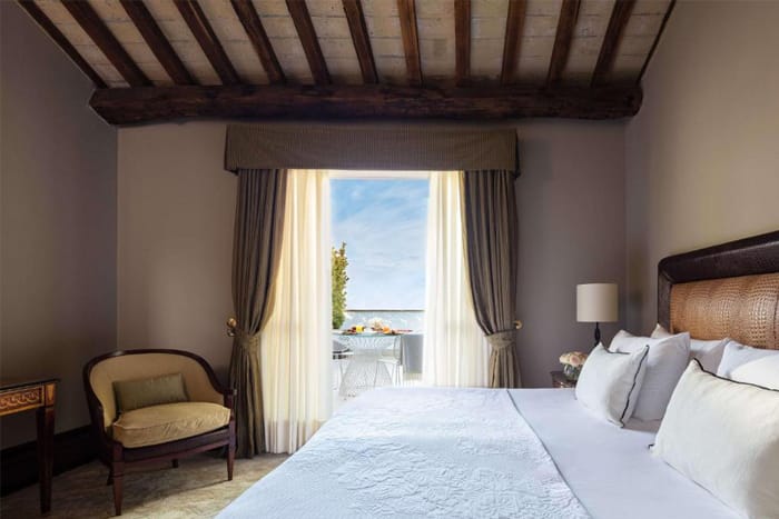 Zimmer-im-Hotel-Anantara-Palazzo-Naiadi-Rom
